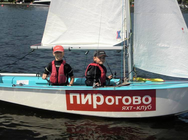 яхта кадет, регата, яхт клуб, детская парусная школа пирогово