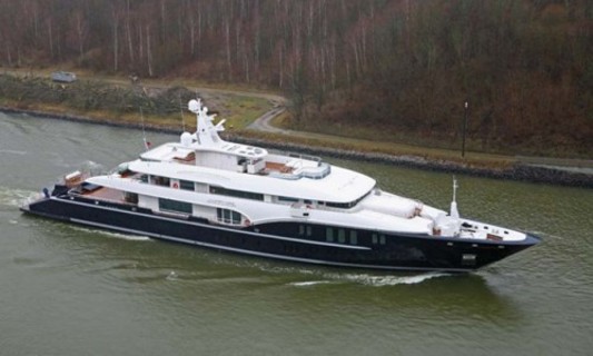 новейшее произведение верфи Nobiskrug &mdash; мегаяхта Sapphire &mdash; вышла из дока на ходовые испытания