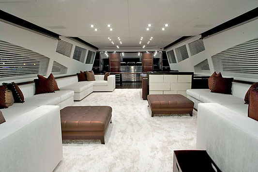 Новое 43-метровое судно Leopard от итальянской верфи Leopard Yachts