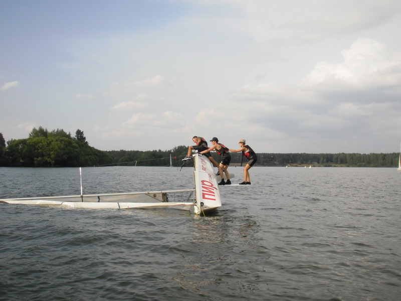 Парусная школа "ПИРогово". Сдача экзамена на воде