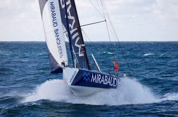 Яхта Mirabaud в гонке Barcelona World Race